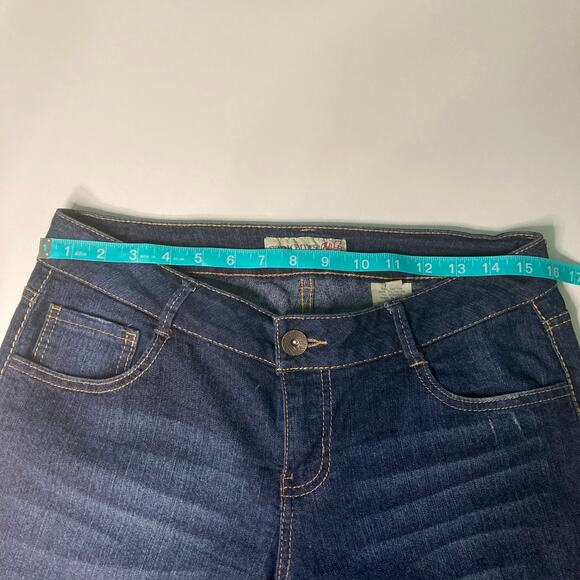 Paris Blues Size 11 Blue Stretch Denim Embroided Back Pocket Jeans - Picture 9 of 11